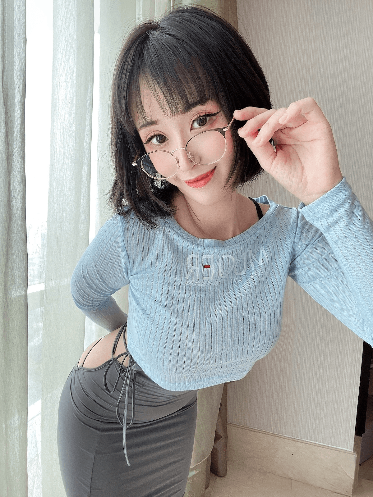 CosuTaku LarissaRochefort Hitomio 8