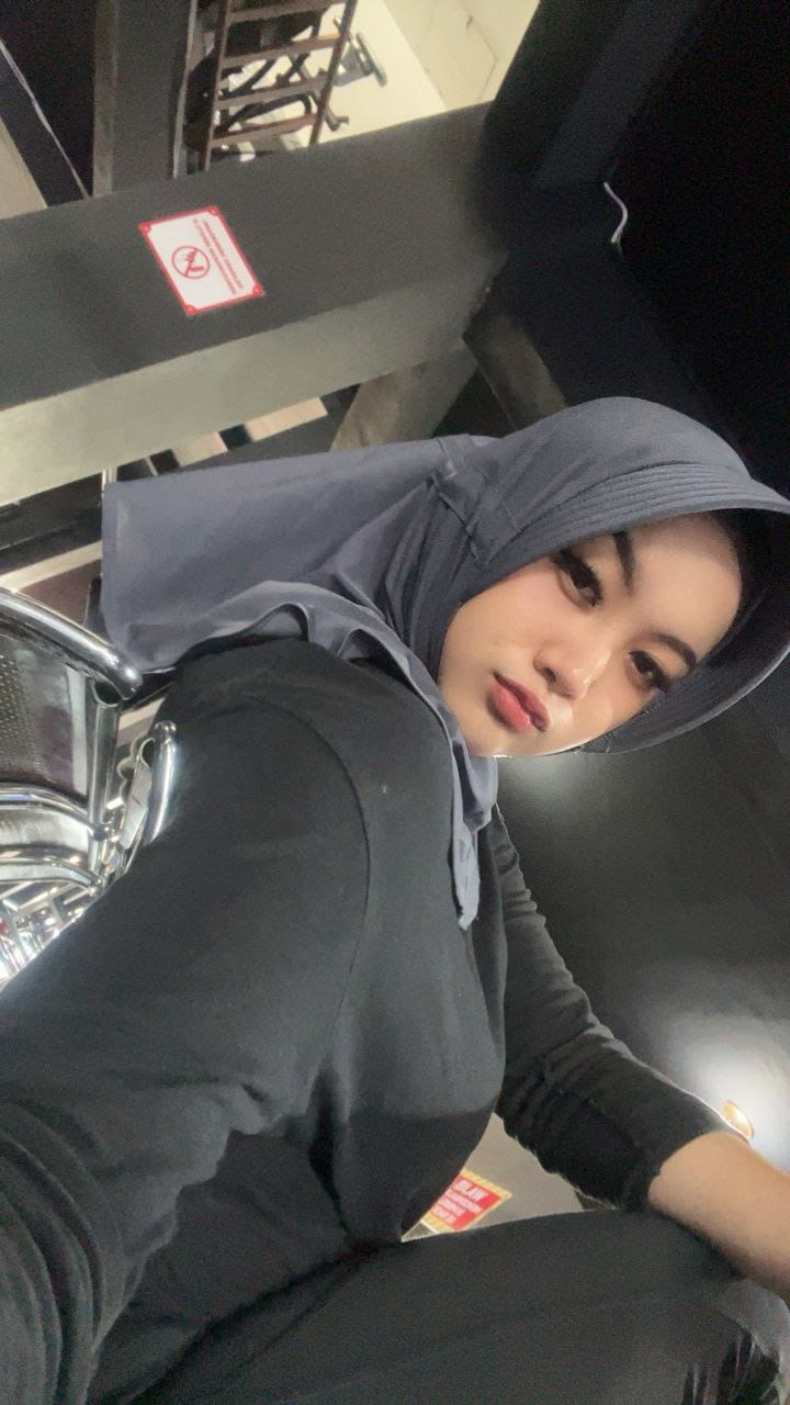 photo 6091307324712010720 y