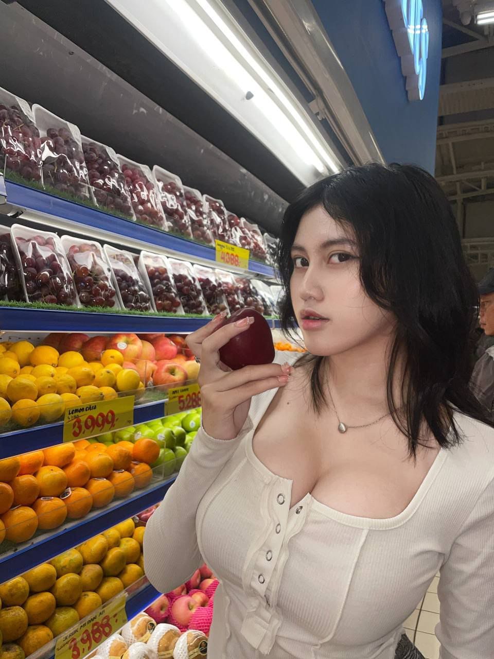 photo 6334580830772511517 y