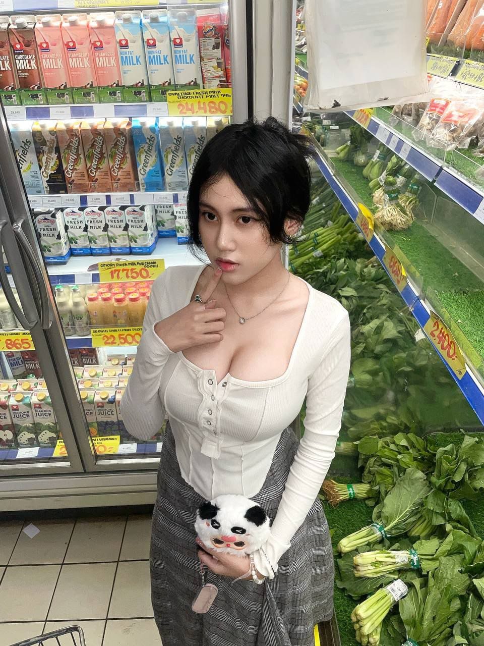 photo 6334580830772511518 y