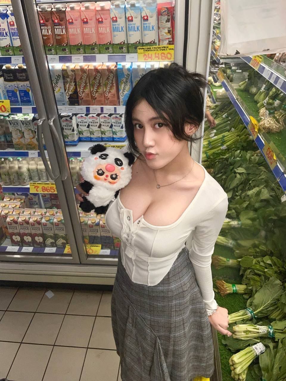 photo 6334580830772511523 y